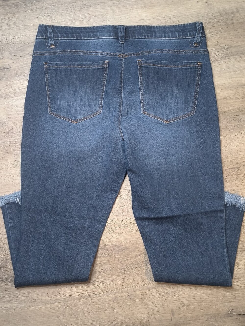 S1202 Skinny Fit Mid Rise Freyed Hem w/24.5" Inseam👖Women's Size 14 Jeans - Picture 2 of 7